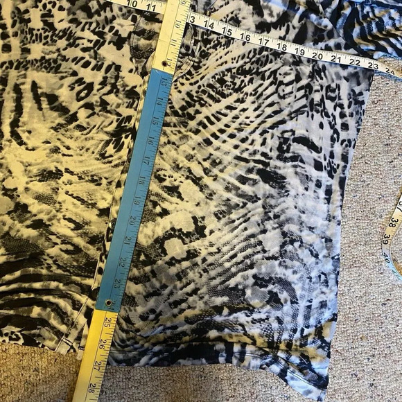 Nine West Women Blouse Top Sz XL Animal Print V Neck Ruffle Button Up Whimsigoth - Picture 2 of 9